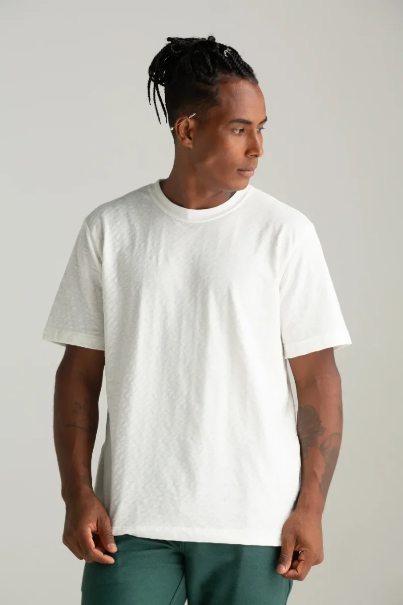 CAMISETA TRABALHADA OFF WHITE