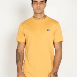 CAMISETA BILLABONG ICON PATCH MOSTARDA