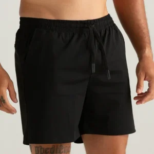 SHORTS TECH PRETO