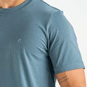 CAMISETA BÁSICA REGULAR FIO 40 CHUMBO