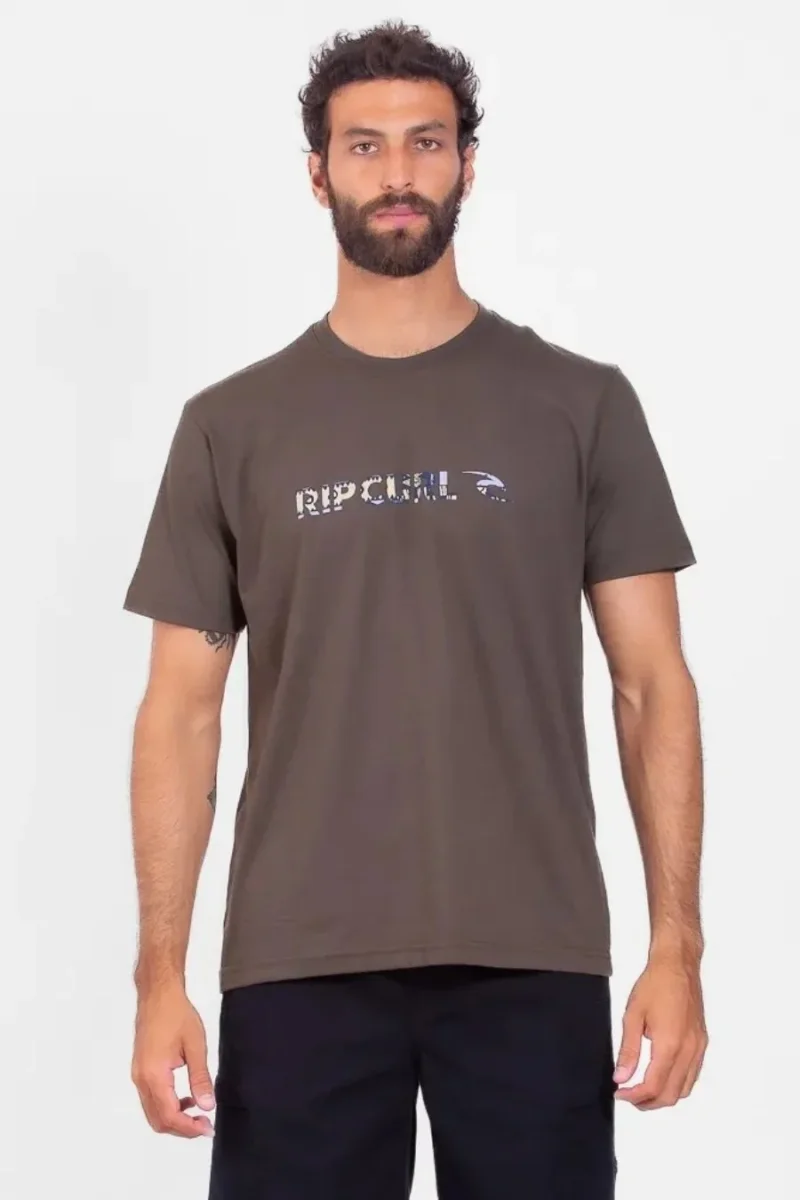 CAMISETA RIP CURL MAX QUEST MARROM - Image 2