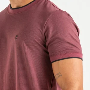 CAMISETA MALHA AGRADO COM GOLA E PUNHO VINHO