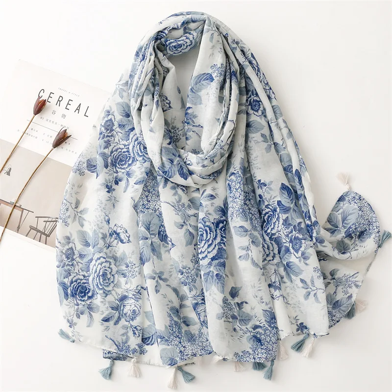 Lenço Estampado Azul Clássico para Mulher