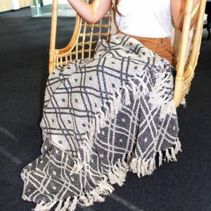 Manta Boho Regency Negra e Bege | Estilo e Conforto